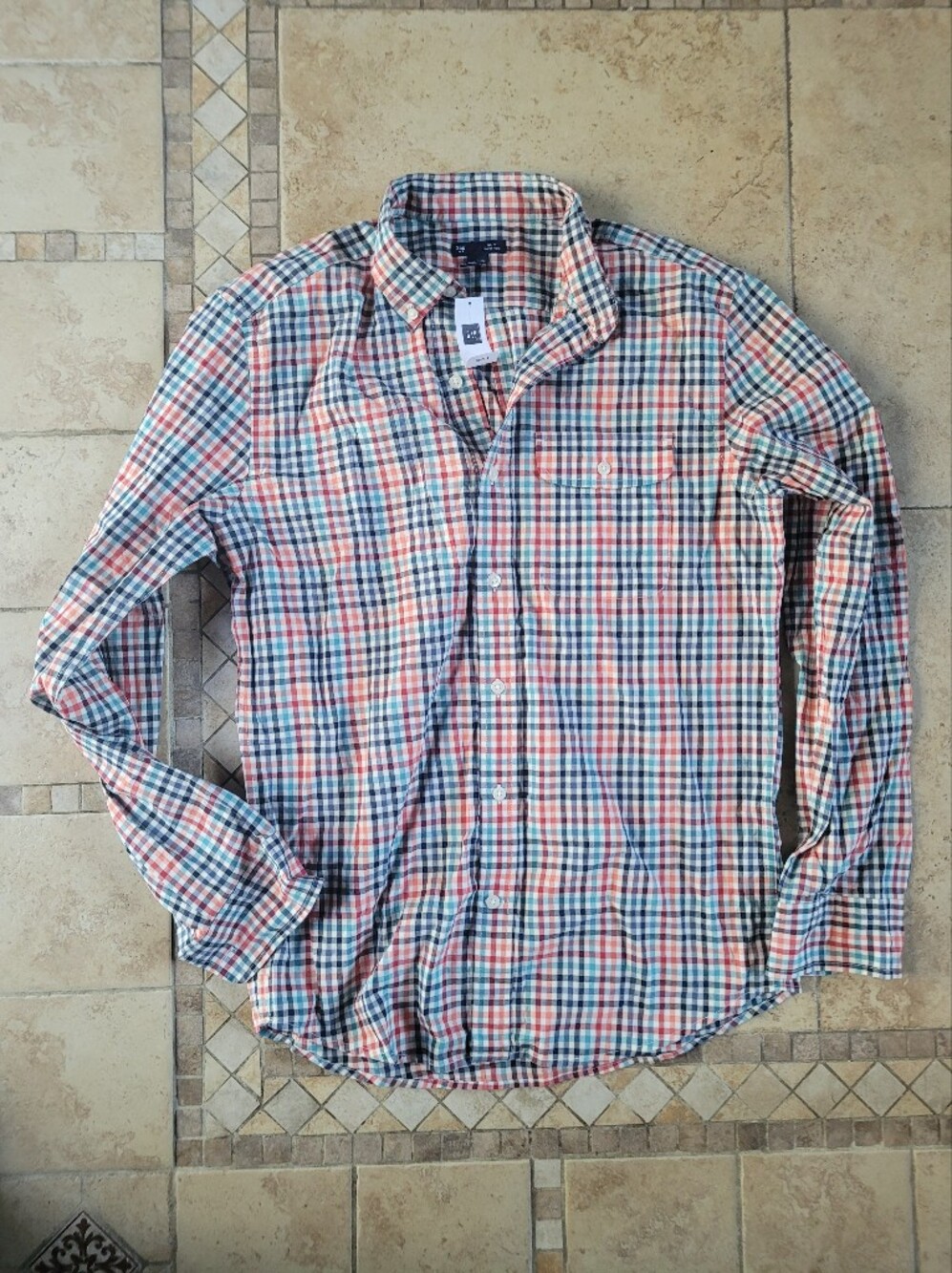 GAP Slim Fit Men's Plaid Button-Down Shirt in Blue, Red & White